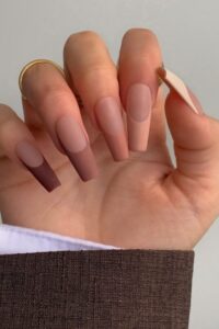 Matte ombre brown nails