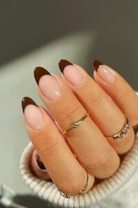 Chocolate tips nails