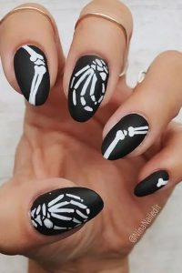 Spooky Nails Design