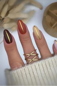 Gradient Nails with Gold Stripe, fall nails designs, fall nails ideas, fall nails, autumn nails, pretty fall nails, cute fall nails