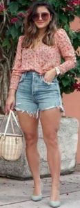 Beach Date Outfit, pink top, jean shorts, Date Night Outfits, Date Night Outfits Ideas, Date outfits Ideas