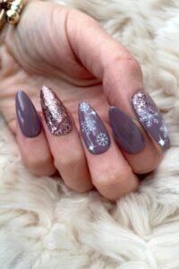 Mauve Winter Nails with Snowflakes, winter nails, winter nail designs, winter nail ideas