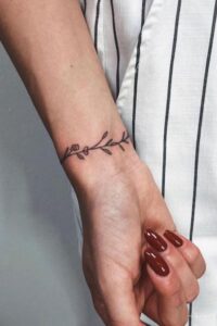 Vine Tattoos, chic tattoo, elegant tattoo, elegant tattoos for women, chic tattoo design, elegant tattoo ideas